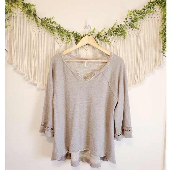 Free People Sweaters - FREE PEOPLE Gray 3/4 Sleeve Distressed Oversized Pullover Sweater sz S
